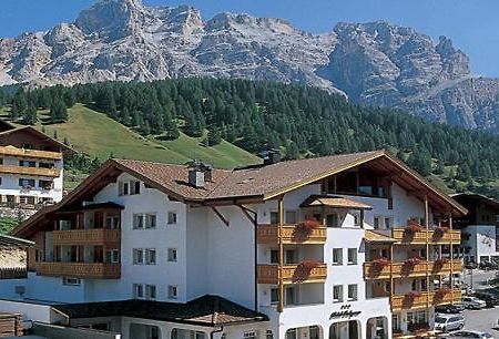 Hotel Falzares Сан-Кассиано Экстерьер фото