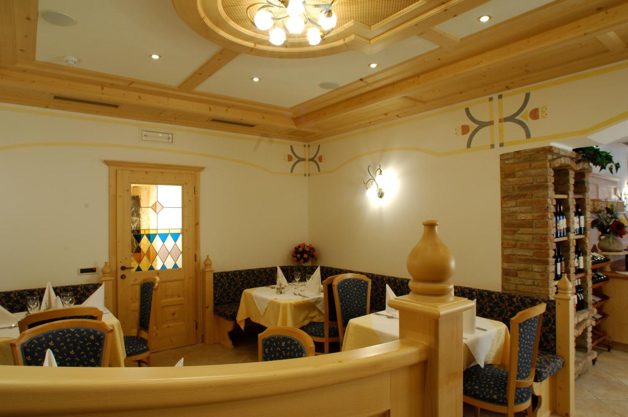 Hotel Falzares Сан-Кассиано Экстерьер фото