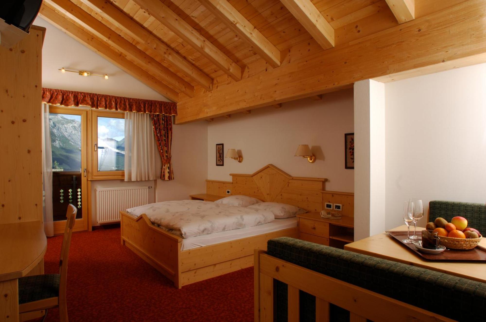 Hotel Falzares Сан-Кассиано Экстерьер фото