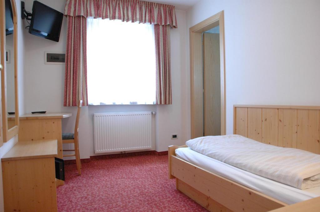Hotel Falzares Сан-Кассиано Номер фото